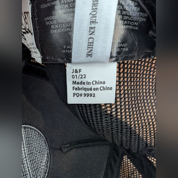 Pokemon Pokeball Emblem Trucker Snapback Youth OS Hat Women's M. NWT - Picture 6 of 14